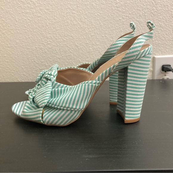 Qupid Peep Toe Bow Heels - Teal/White - Size 8.5 - Picture 5 of 8